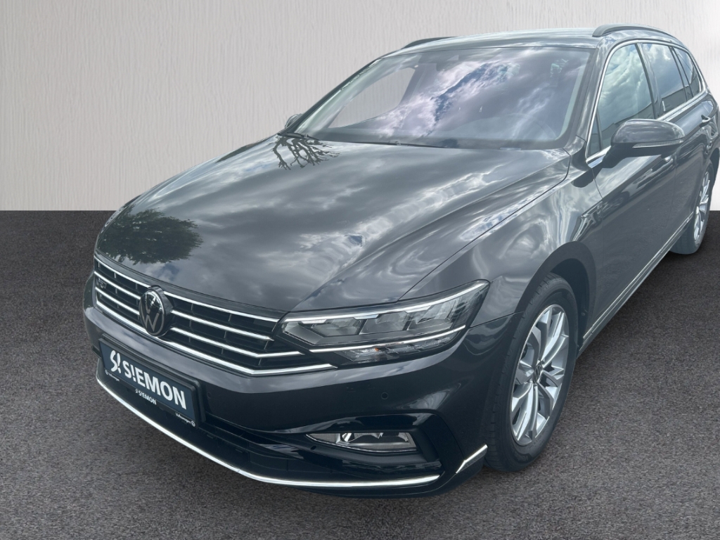 Fahrzeugabbildung Volkswagen Passat Variant R-Line AHK ACC NAV KLIM MASSAGE