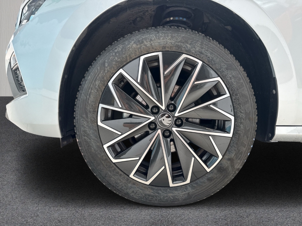 Fahrzeugabbildung SKODA Kamiq 1.5 TSI DSG Tour AHK MatrLED Nav ACC SHZ