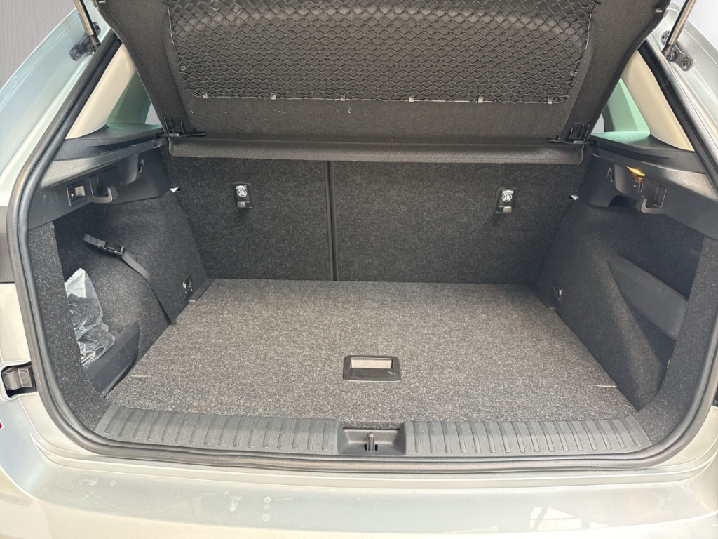 Fahrzeugabbildung SKODA Kamiq 1.5 TSI DSG Tour AHK MatrLED Nav ACC SHZ
