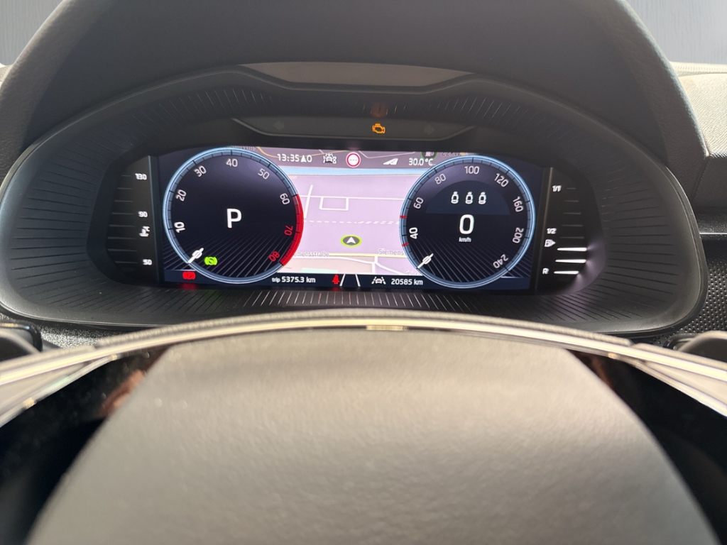 Fahrzeugabbildung SKODA Kamiq 1.5 TSI DSG Tour AHK MatrLED Nav ACC SHZ