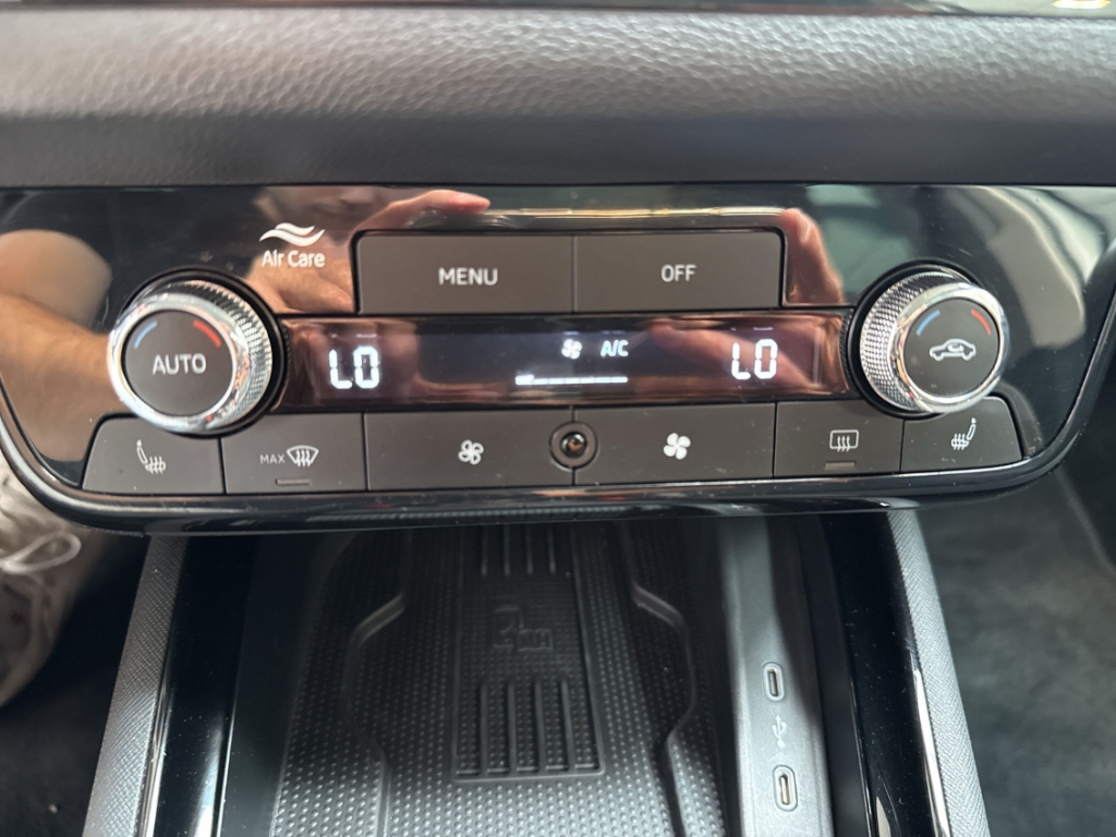 Fahrzeugabbildung SKODA Kamiq 1.5 TSI DSG Tour AHK MatrLED Nav ACC SHZ