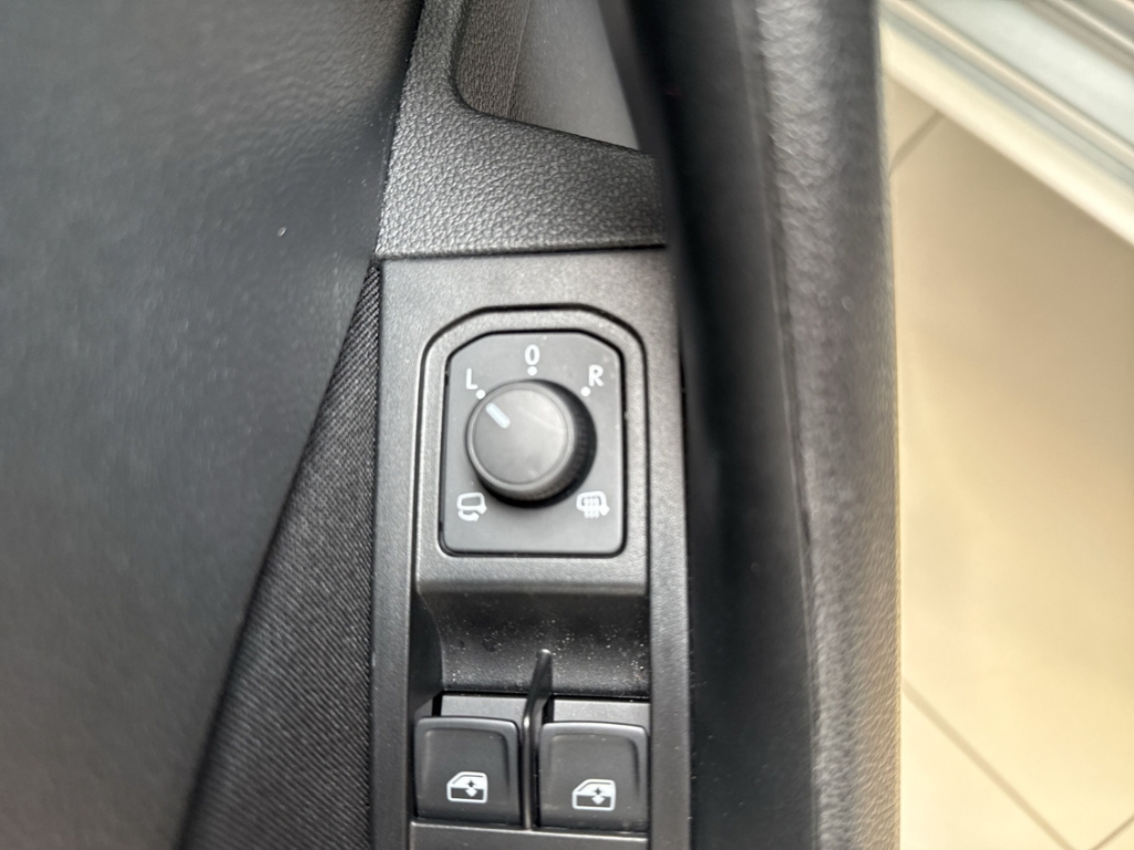 Fahrzeugabbildung SKODA Kamiq 1.5 TSI DSG Tour AHK MatrLED Nav ACC SHZ