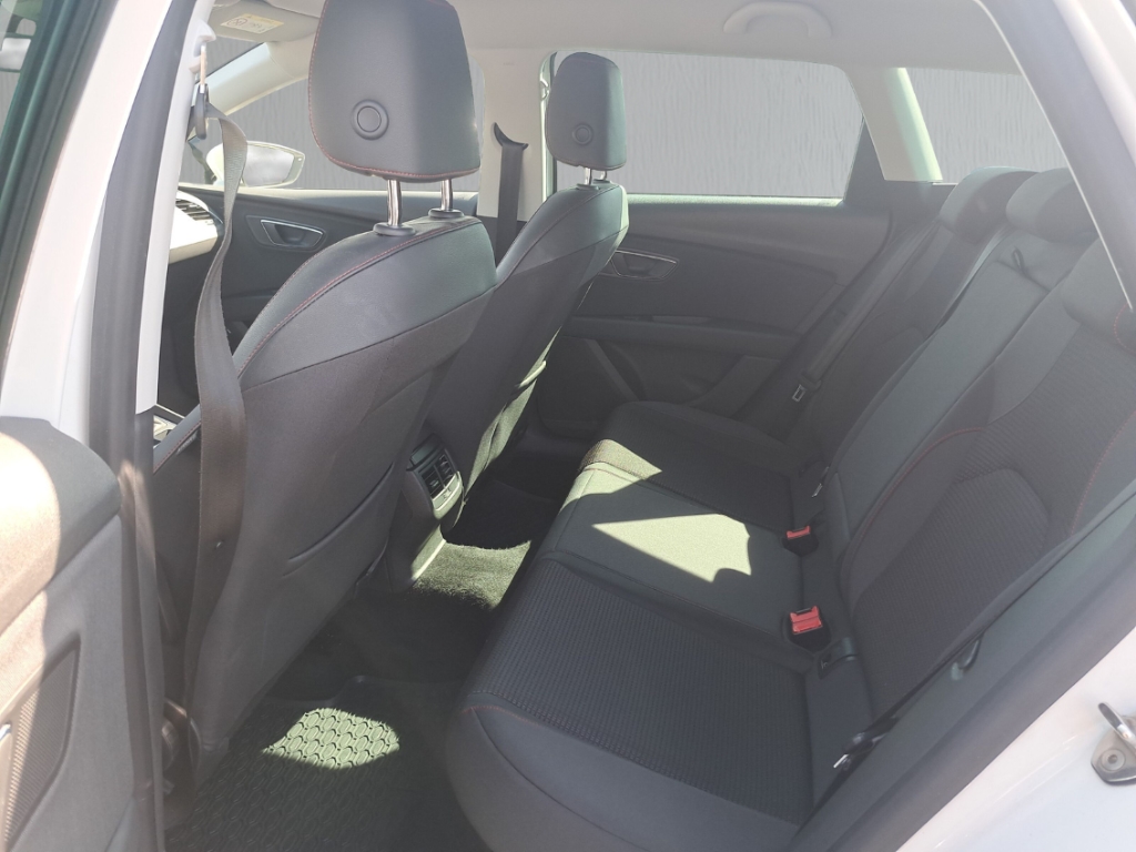 Fahrzeugabbildung SEAT Leon ST 1.4 TSI FR LED Nav Temp SHZ PDC FullLink
