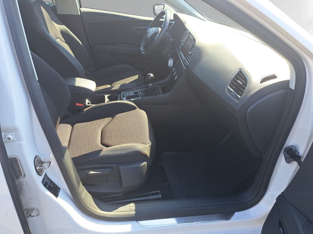 Fahrzeugabbildung SEAT Leon ST 1.4 TSI FR LED Nav Temp SHZ PDC FullLink