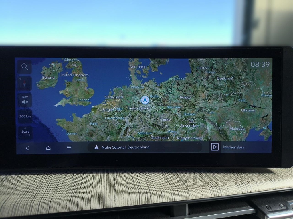 Fahrzeugabbildung Hyundai SANTA FE PHEV MY25 1.6 AT 4WD Signature Komf.P Tech.P 5-Sitz Dig-KEY Navi Leder Digi Cockpit