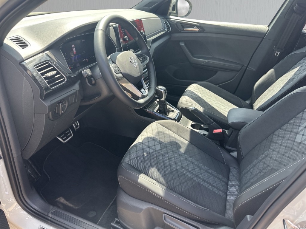 Fahrzeugabbildung Volkswagen T-Cross 1.5TSI DSG R-Line AHK IQ.Light Navi ACC