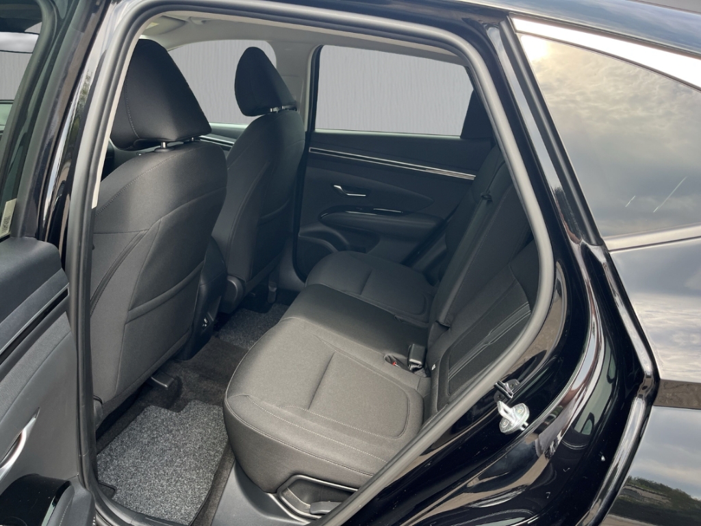 Fahrzeugabbildung Hyundai TUCSON 1.6 T-GDI Trend NAVI SHZ KAM LED Virtco,Tempomat LM