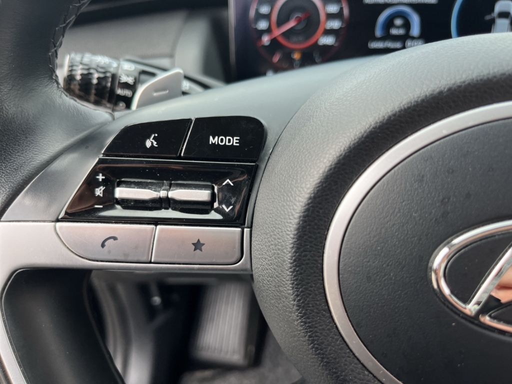 Fahrzeugabbildung Hyundai TUCSON 1.6 T-GDI Trend NAVI SHZ KAM LED Virtco,Tempomat LM