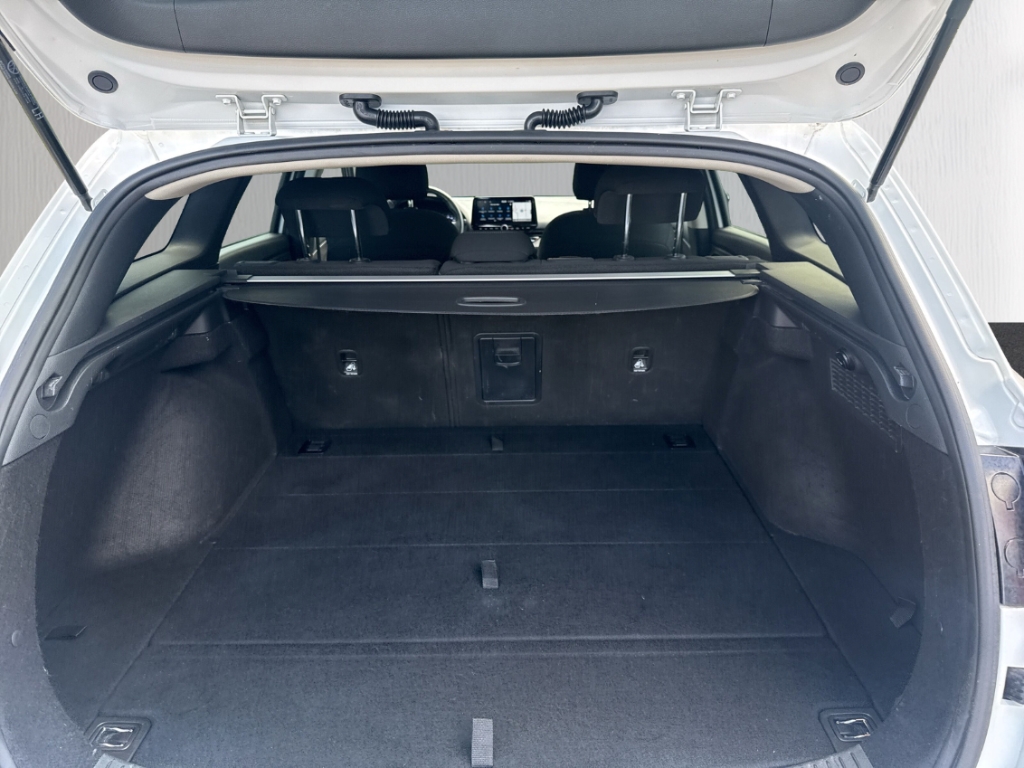 Fahrzeugabbildung Hyundai i30 1.5 T-GDI DCT Trend LED Navi R-Kam SHZ LHZ GRA CarPlay