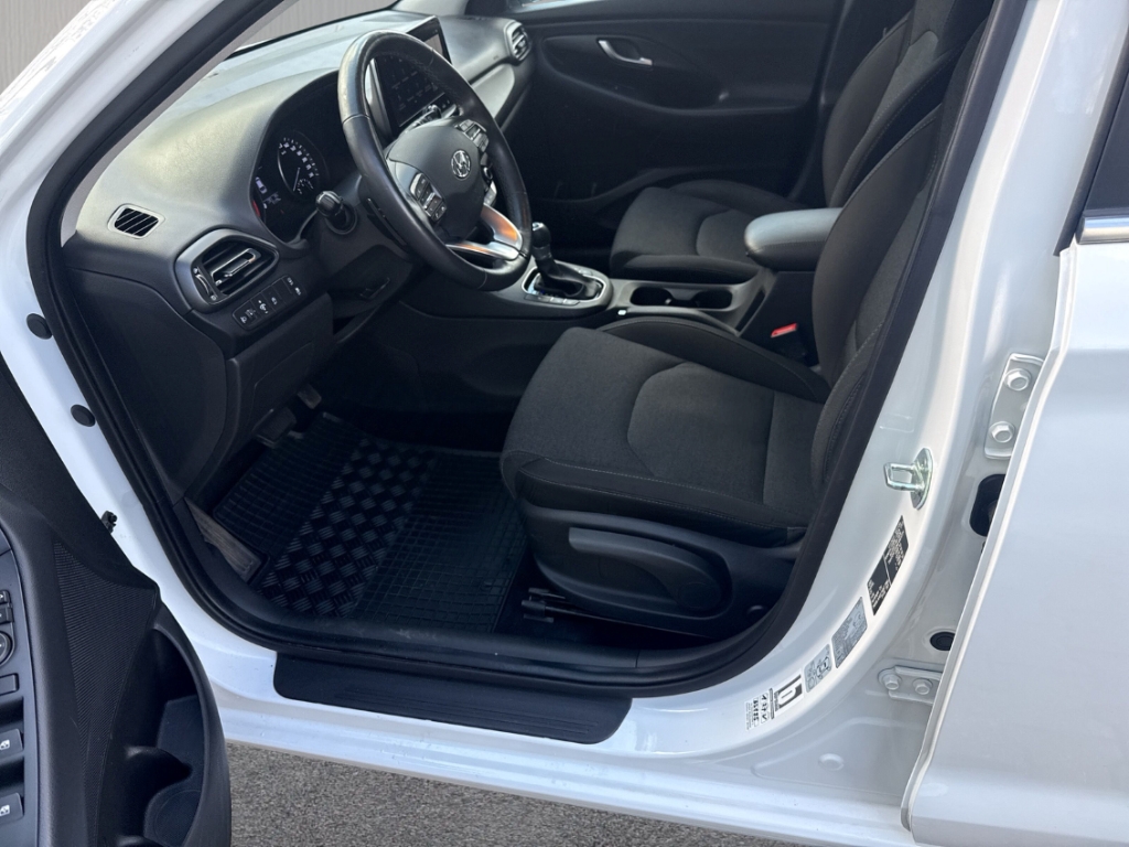 Fahrzeugabbildung Hyundai i30 1.5 T-GDI DCT Trend LED Navi R-Kam SHZ LHZ GRA CarPlay