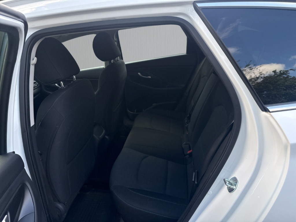 Fahrzeugabbildung Hyundai i30 1.5 T-GDI DCT Trend LED Navi R-Kam SHZ LHZ GRA CarPlay