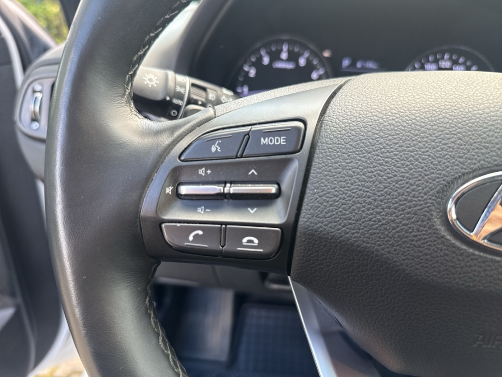Fahrzeugabbildung Hyundai i30 1.5 T-GDI DCT Trend LED Navi R-Kam SHZ LHZ GRA CarPlay