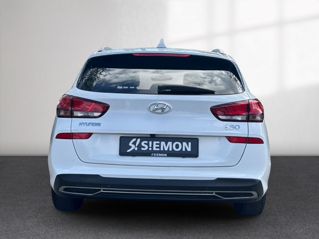 Fahrzeugabbildung Hyundai i30 1.5 T-GDI DCT Trend LED Navi R-Kam SHZ LHZ GRA CarPlay