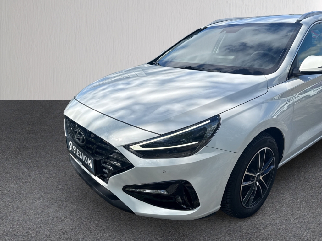 Fahrzeugabbildung Hyundai i30 1.5 T-GDI DCT Trend LED Navi R-Kam SHZ LHZ GRA CarPlay