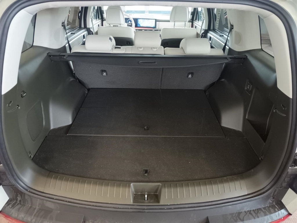 Fahrzeugabbildung Hyundai SANTA FE PHEV MY25 1.6 AT 4WD Signature Komf.P Tech.P 5-Sitz Navi Leder Digi Cockpit