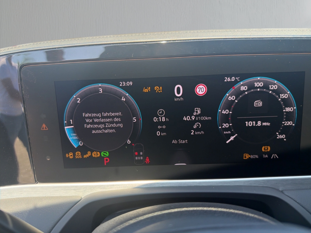 Fahrzeugabbildung Volkswagen Passat Variant 2.0 TDI DSG Elegance AHK Business IQ.DRIVE