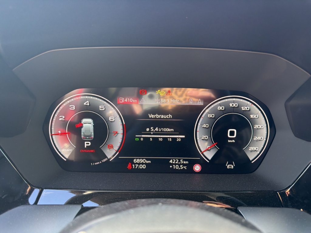 Fahrzeugabbildung Audi A3 Sportback 1.5 TFSI S Line R-Kamera Navi LED SHZ