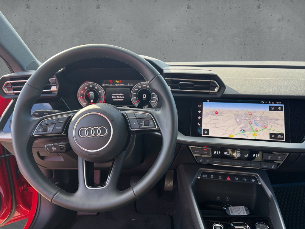 Fahrzeugabbildung Audi A3 Sportback 1.5 TFSI S Line R-Kamera Navi LED SHZ
