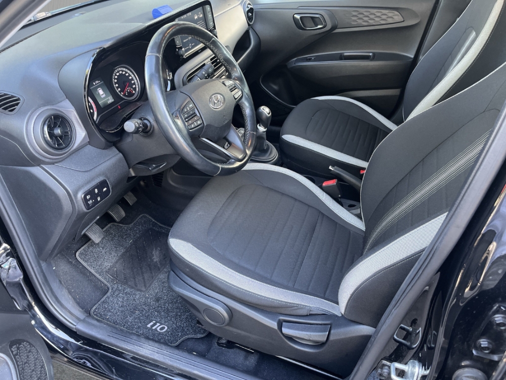 Fahrzeugabbildung Hyundai i10 Trend 1.2 TREND Komfortpaket SHZ Rückfahrkamera Bluetooth
