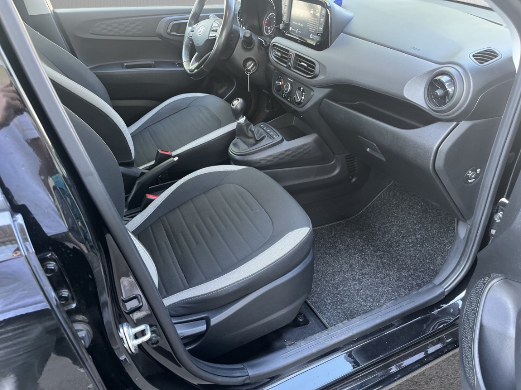 Fahrzeugabbildung Hyundai i10 Trend 1.2 TREND Komfortpaket SHZ Rückfahrkamera Bluetooth