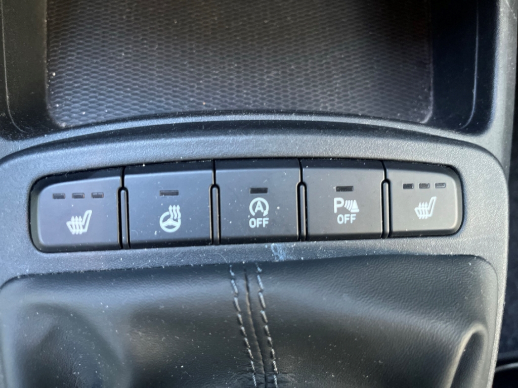 Fahrzeugabbildung Hyundai i10 Trend 1.2 TREND Komfortpaket SHZ Rückfahrkamera Bluetooth