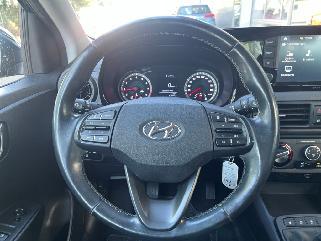 Fahrzeugabbildung Hyundai i10 Trend 1.2 TREND Komfortpaket SHZ Rückfahrkamera Bluetooth