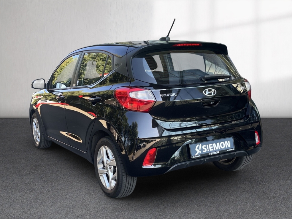 Fahrzeugabbildung Hyundai i10 Trend 1.2 TREND Komfortpaket SHZ Rückfahrkamera Bluetooth