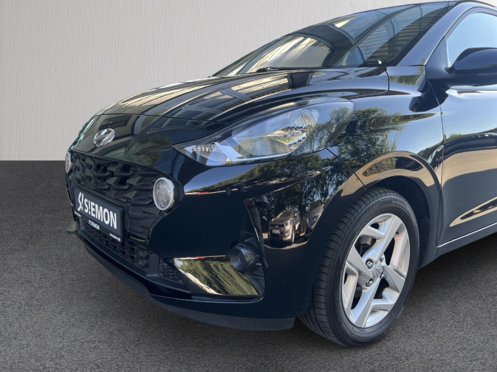 Fahrzeugabbildung Hyundai i10 Trend 1.2 TREND Komfortpaket SHZ Rückfahrkamera Bluetooth