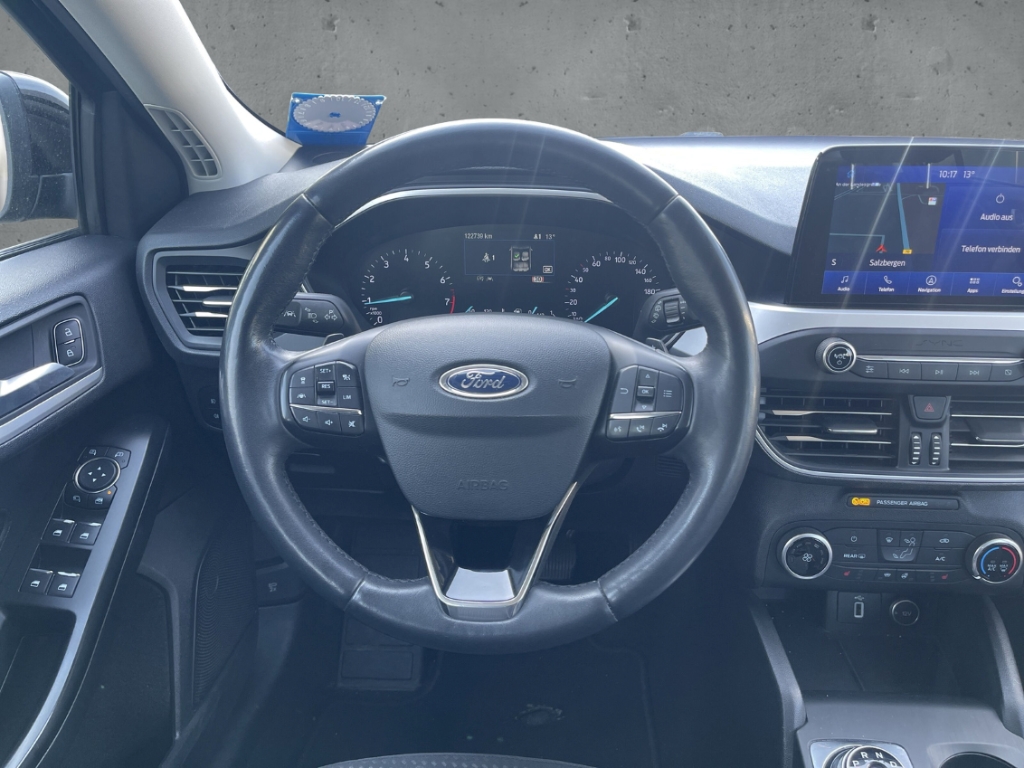 Fahrzeugabbildung Ford Focus Turnier 1.0 EcoBoost Cool&Connect Navi SHZ