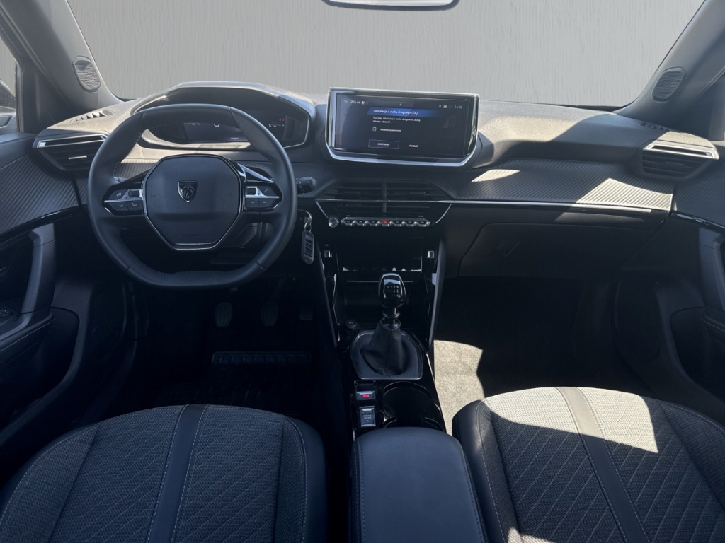 Fahrzeugabbildung Peugeot 2008 Allure LED PDC Kamera Alu 17