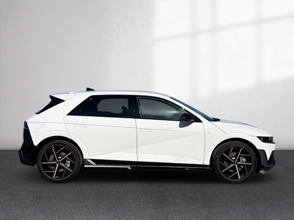 Fahrzeugabbildung Hyundai IONIQ 5 FL MY26 84kWh 2WD N-Line Sitz-P Matrix Navi Digitales Cockpit LED ACC