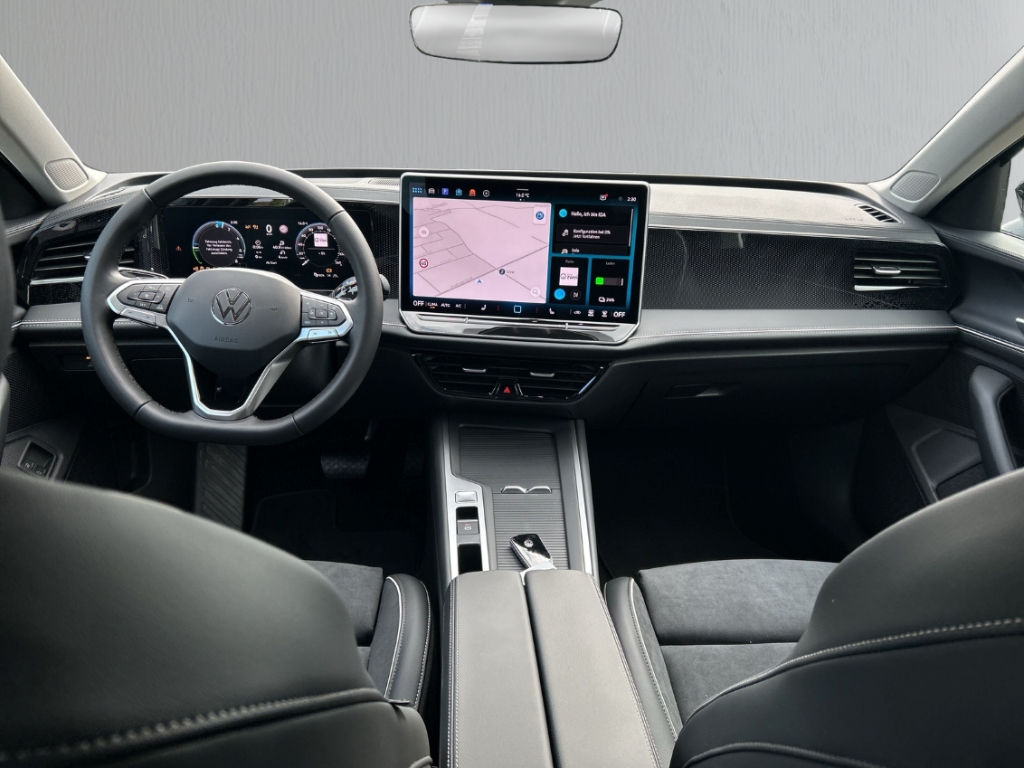 Fahrzeugabbildung Volkswagen Passat Variant 1.5 eHybrid DSG Business AHK NAVI