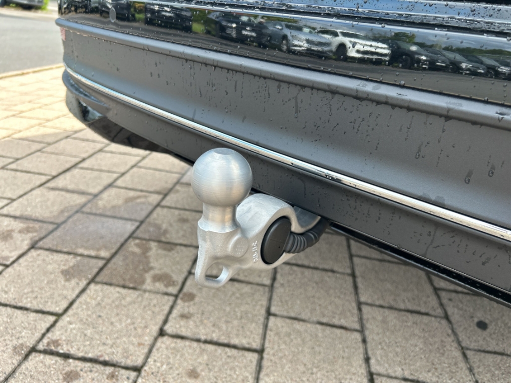 Fahrzeugabbildung Volkswagen Passat Variant 1.5 eHybrid DSG Business AHK NAVI
