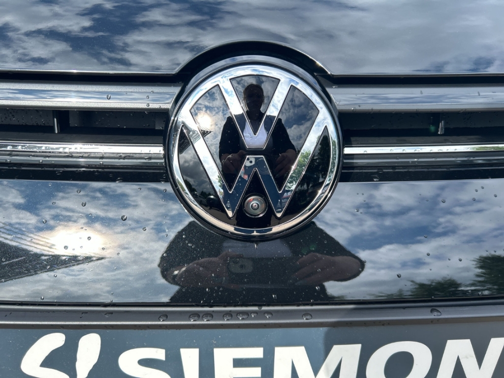 Fahrzeugabbildung Volkswagen Passat Variant 1.5 eHybrid DSG Business AHK NAVI