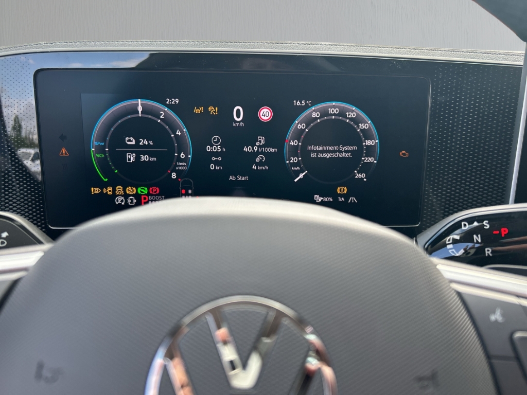 Fahrzeugabbildung Volkswagen Passat Variant 1.5 eHybrid DSG Business AHK NAVI