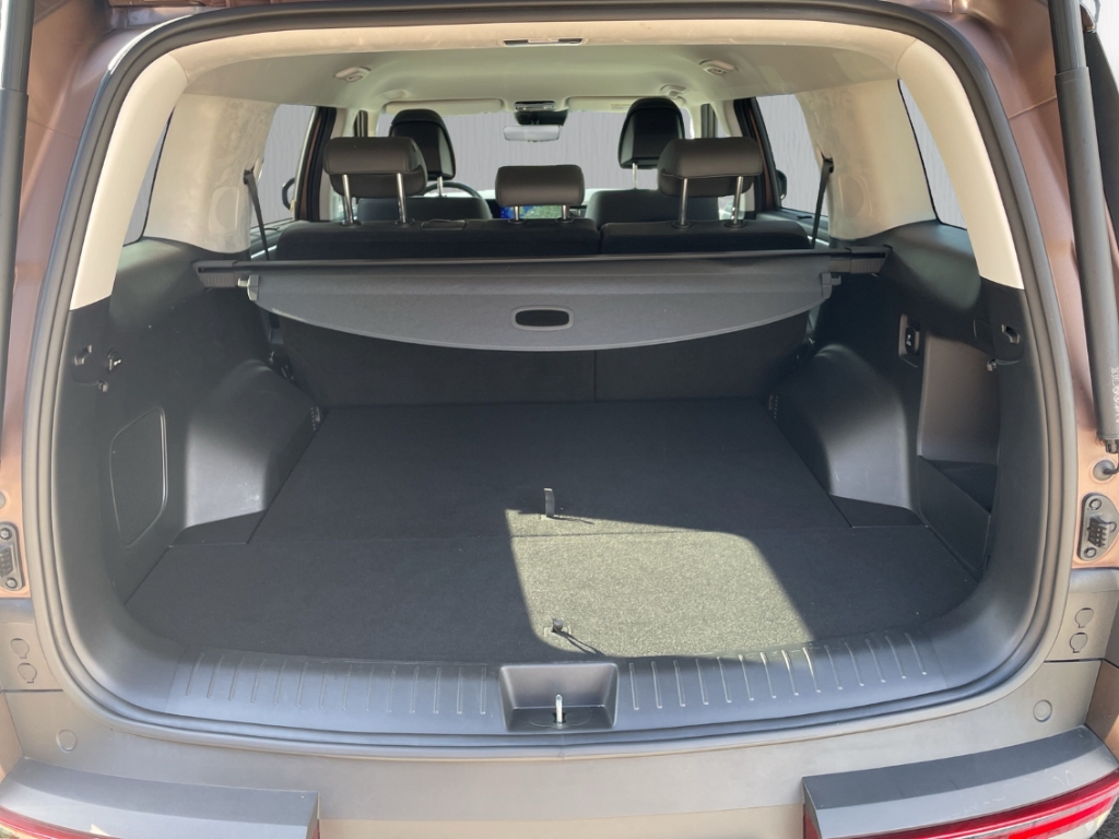 Fahrzeugabbildung Hyundai SANTA FE HEV MY25 1.6 AT 4WD Signature Komf Tech 5-Sitz Navi Leder Digitales Cockpit