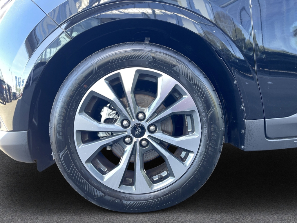 Fahrzeugabbildung Ford Tourneo Courier Titanium AHK AAC LM17 Winterpak. LED TFL