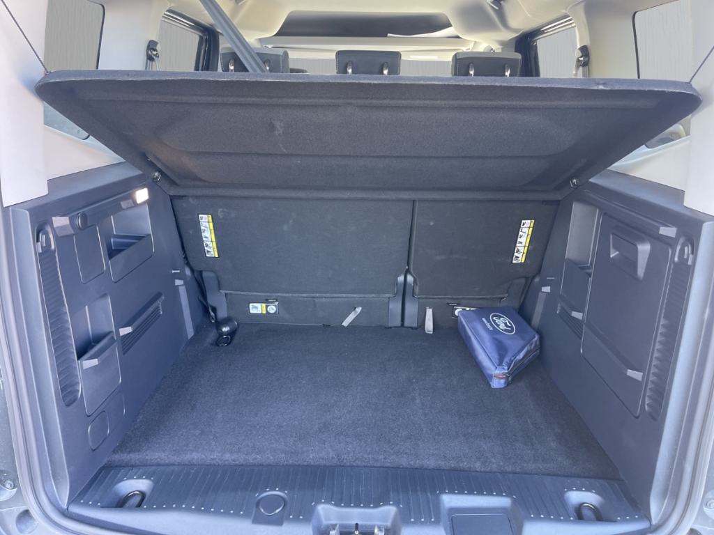 Fahrzeugabbildung Ford Tourneo Courier Titanium AHK AAC LM17 Winterpak. LED TFL