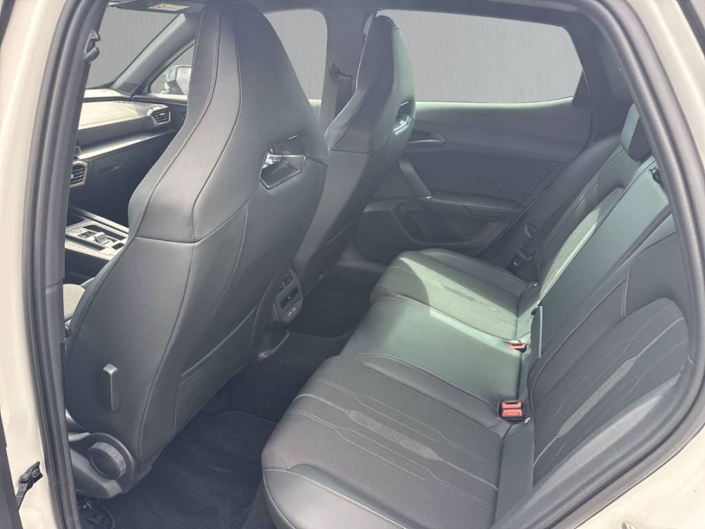 Fahrzeugabbildung CUPRA Formentor E-Hybrid Apple CarPlay Sportsitze SHZ
