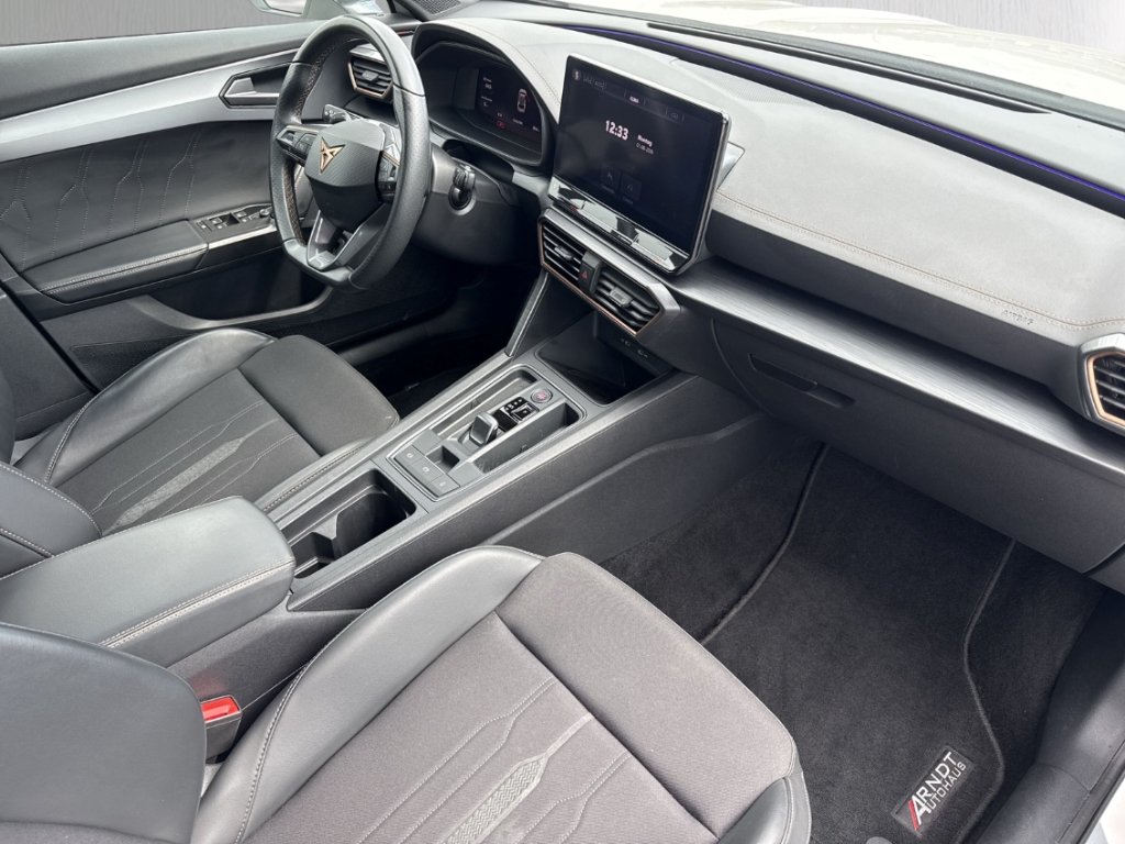 Fahrzeugabbildung CUPRA Formentor E-Hybrid Apple CarPlay Sportsitze SHZ