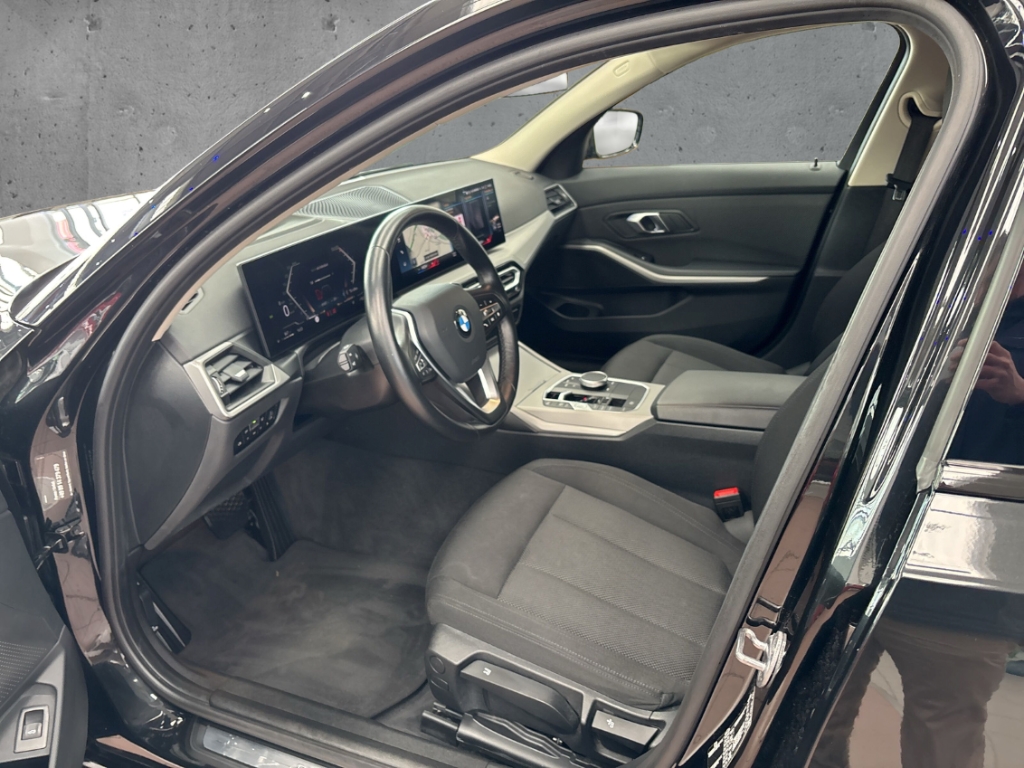 Fahrzeugabbildung BMW 318 i Touring SHZ LED NAVI DIGICOCKP RFK LM