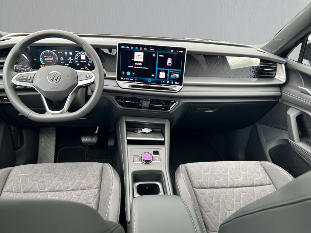 Fahrzeugabbildung Volkswagen Tayron 2.0 TDI DSG Life ACC PDCv+h LED Navi AHK Color