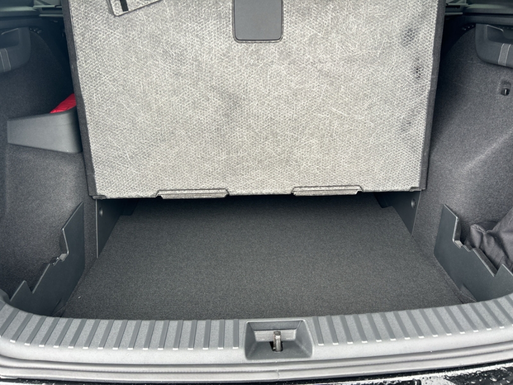 Fahrzeugabbildung Volkswagen Tayron 2.0 TDI DSG Life ACC PDCv+h LED Navi AHK Color