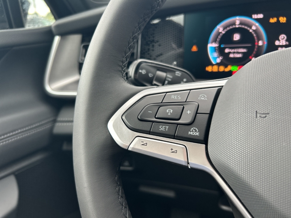Fahrzeugabbildung Volkswagen Tayron 2.0 TDI DSG Life ACC PDCv+h LED Navi AHK Color