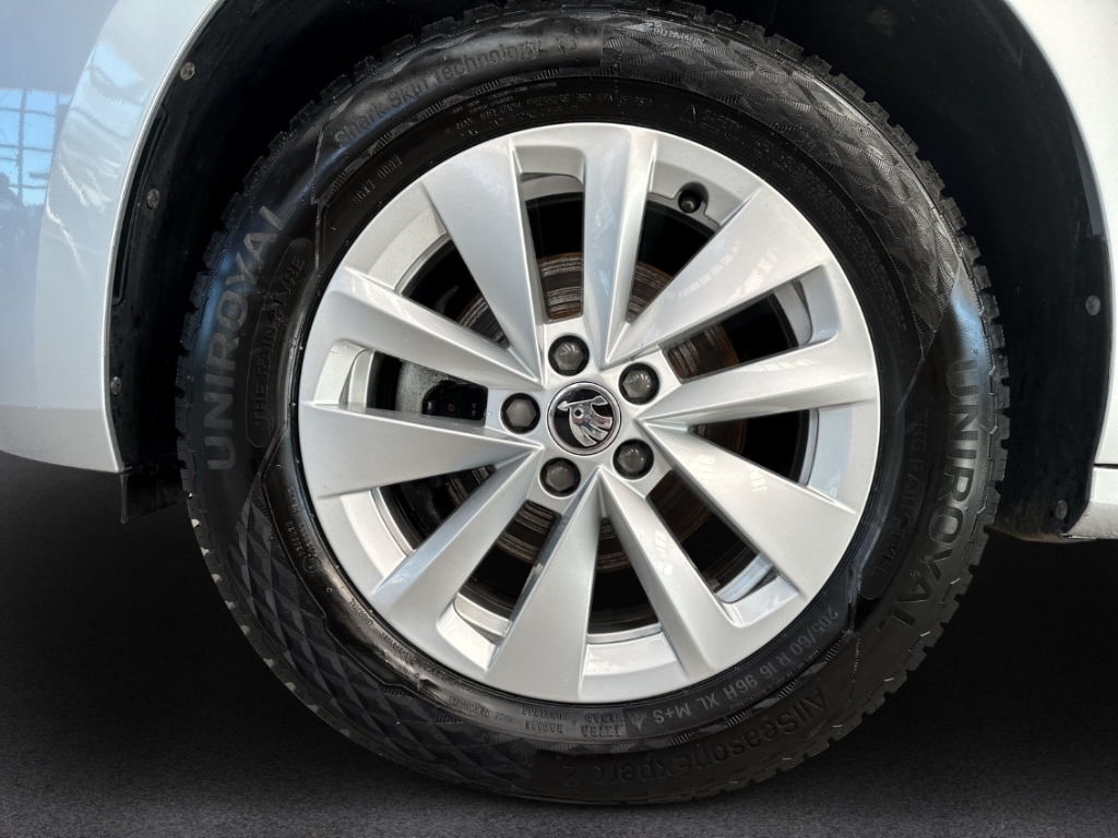 Fahrzeugabbildung SKODA Kamiq Selection 1.0 TSI DSG LED VC SHZ PDC Alu A