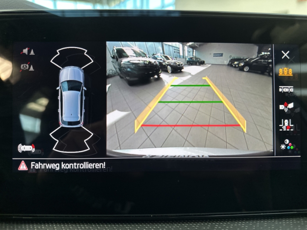 Fahrzeugabbildung SKODA Kamiq Selection 1.0 TSI DSG LED VC SHZ PDC Alu A