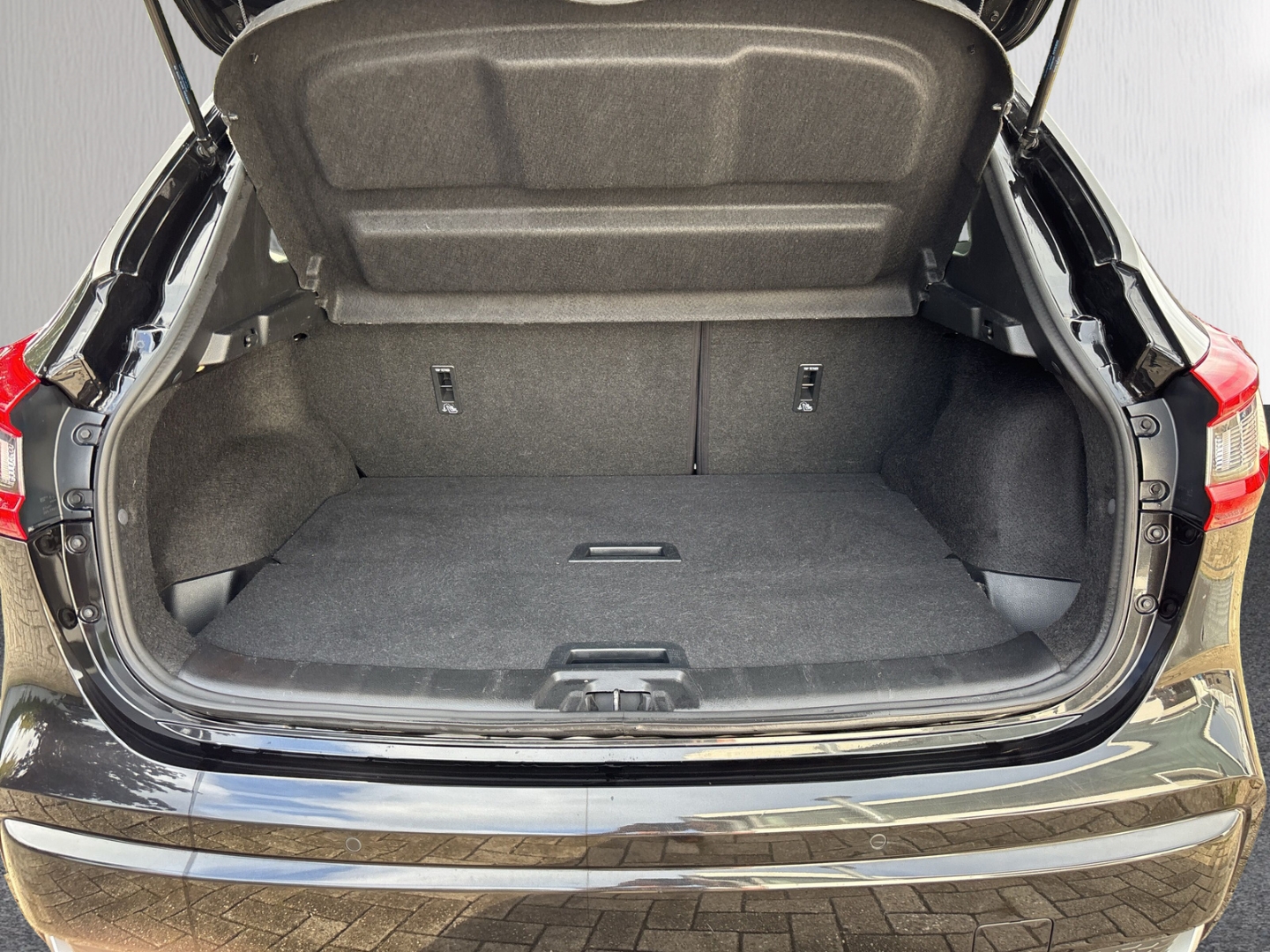 Fahrzeugabbildung Nissan Qashqai Tekna+ 1,3 DIG-T RFK SHZ LED TEMP