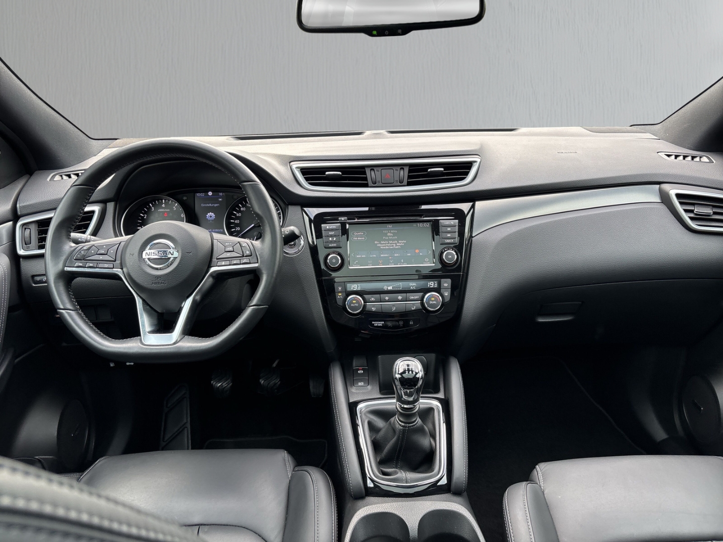 Fahrzeugabbildung Nissan Qashqai Tekna+ 1,3 DIG-T RFK SHZ LED TEMP