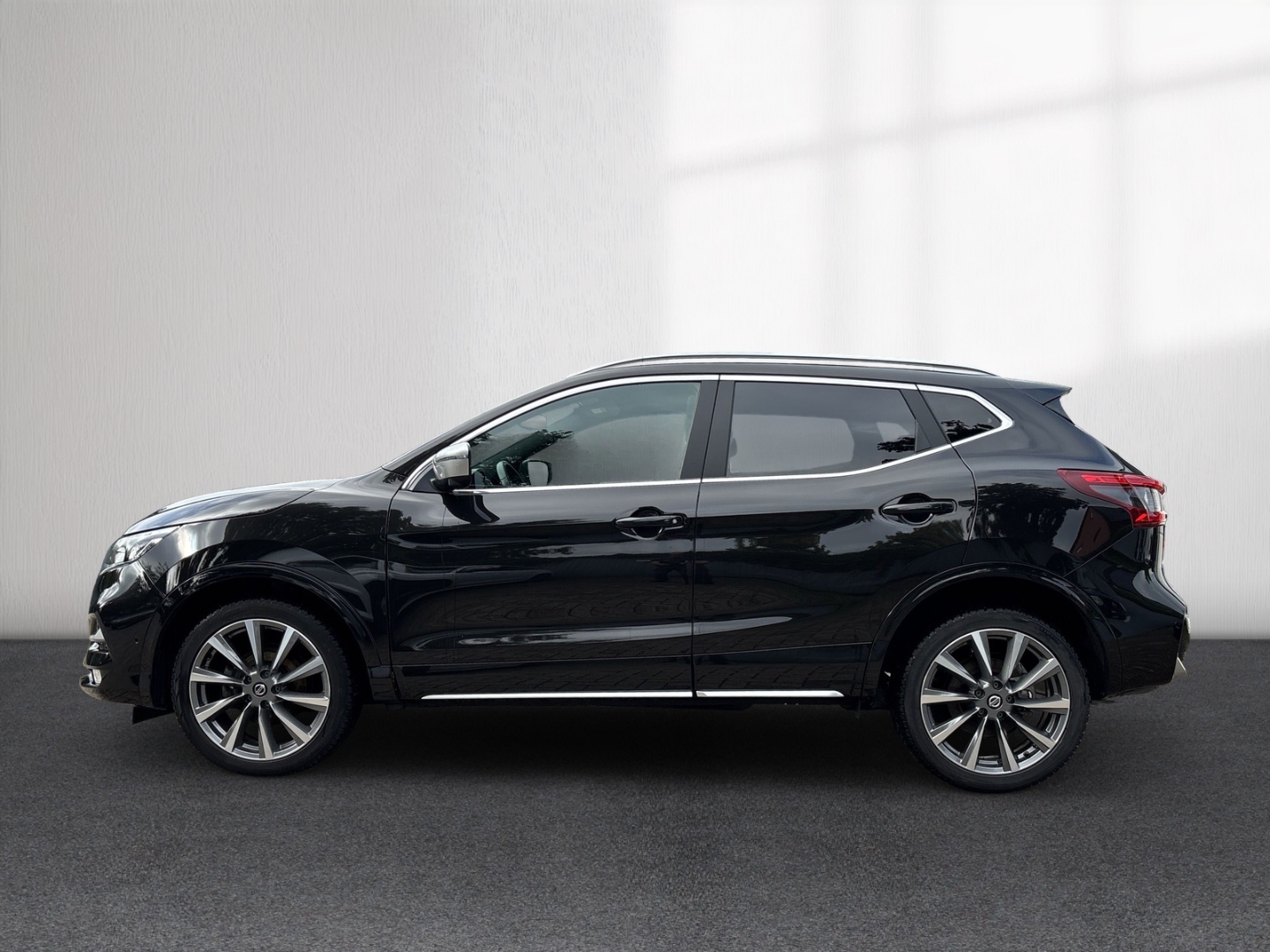 Fahrzeugabbildung Nissan Qashqai Tekna+ 1,3 DIG-T RFK SHZ LED TEMP