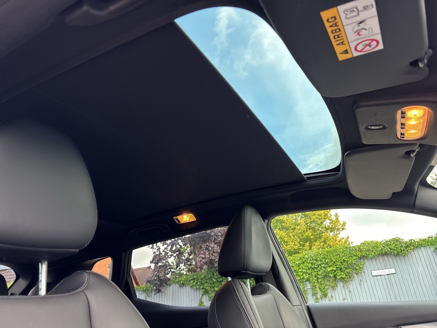 Fahrzeugabbildung Nissan Qashqai Tekna+ 1,3 DIG-T RFK SHZ LED TEMP
